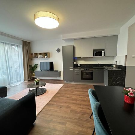Odejjo! Apartment Budapest Luaran gambar