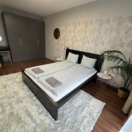Odejjo! Apartment Budapest Luaran gambar